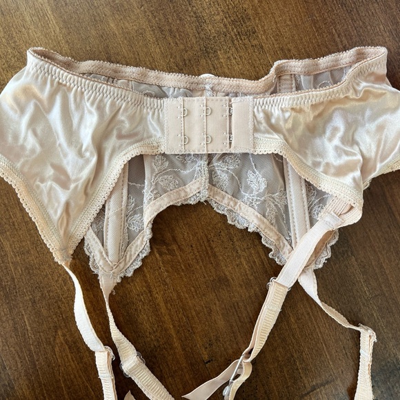 NWT La Senza garter, M - Picture 4 of 4